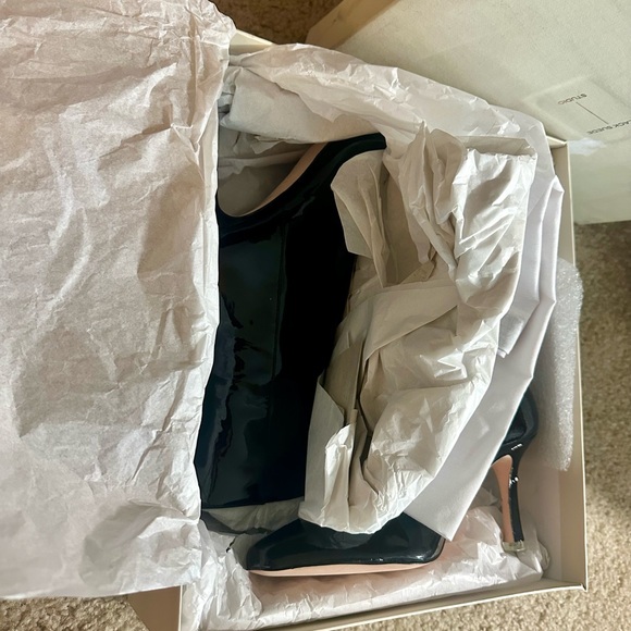 Black Suede Studio | Laura Boot in Black Patent Leather, size 38.5IT/8.5US - Picture 11 of 12